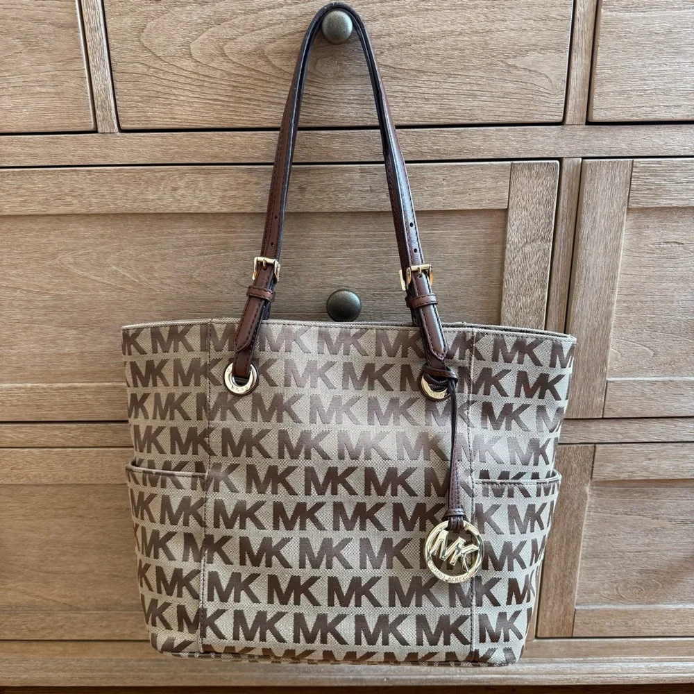 Michael Kors Tote Bag Great Condition - Picture 5 of 13